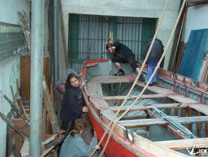 UKS REMONTUJE OMEGI 2004